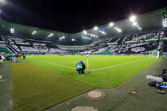Borussia Mönchengladbach vs Manchester City (1-2) (9)