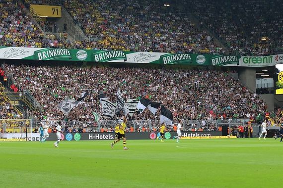 Borussia Dortmund vs Borussia Mönchengladbach (4-0) (2)