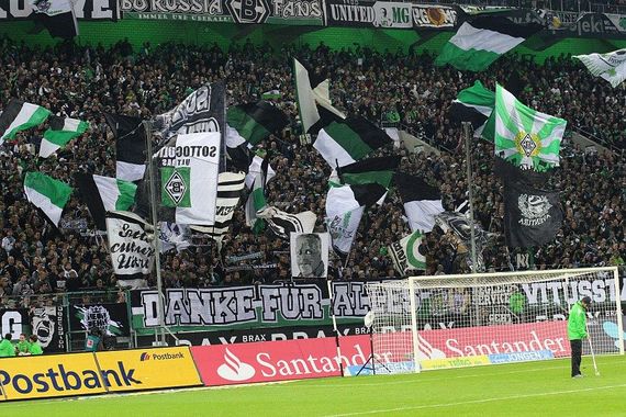 Borussia Mönchengladbach vs FC Augsburg (4-2) (14)