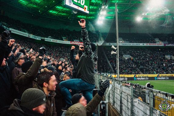 Borussia Mönchengladbach vs FC Augsburg (2-0) (7)