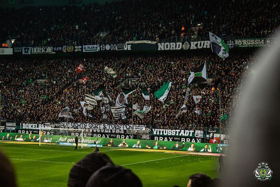 Borussia Mönchengladbach vs FC Augsburg (2-0) (1)