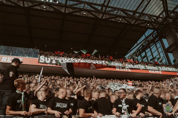 1. FC Köln vs Borussia Mönchengladbach (0-1) (73)