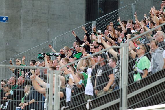 1. FC Kaiserslautern vs Borussia Mönchengladbach (0-1) (2)
