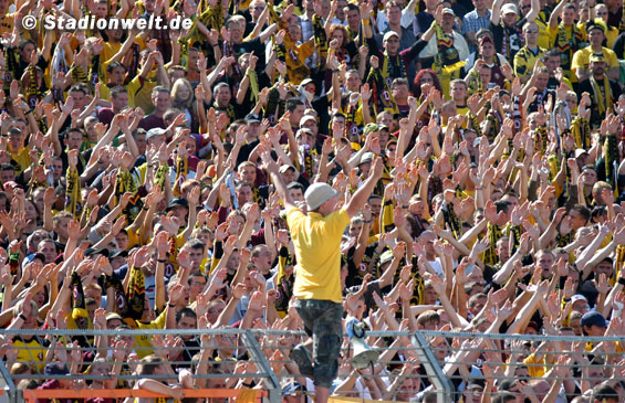Dynamo Dresden vs Karlsruher SC (1-2) (1)