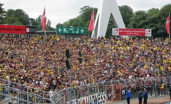 Dynamo Dresden vs Rot-Weiß Ahlen (2-1) (1)