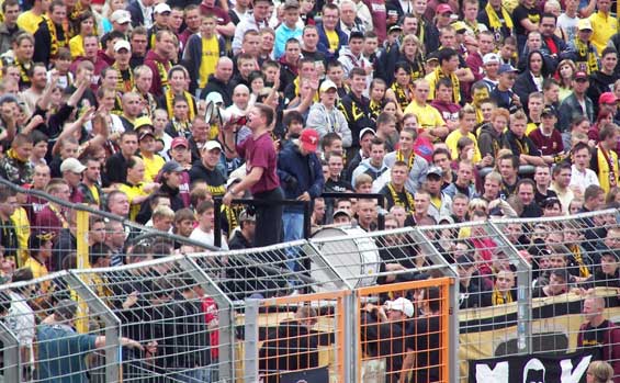 Dynamo Dresden vs Rot-Weiß Ahlen (2-1) (2)