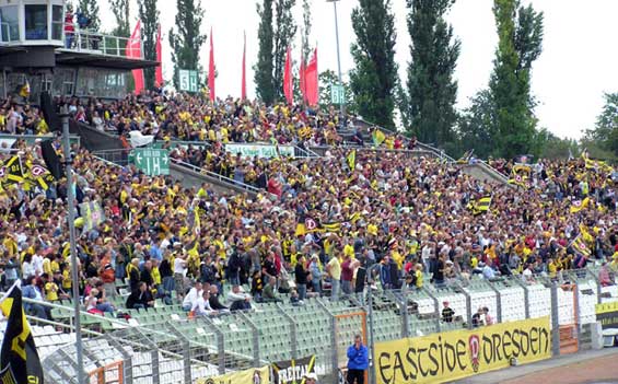 Dynamo Dresden vs Rot-Weiß Ahlen (2-1) (6)