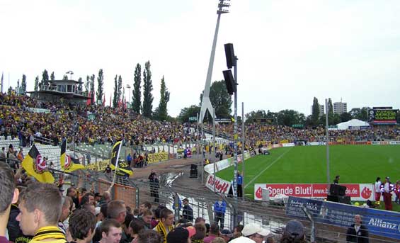 Dynamo Dresden vs Rot-Weiß Ahlen (2-1) (7)