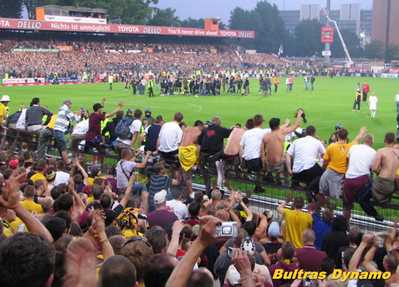 FC St. Pauli vs Dynamo Dresden (2-2) (4)