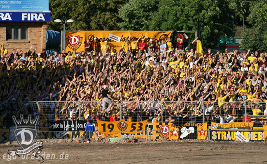 Dynamo Dresden vs Kickers Emden (1-2) (12)