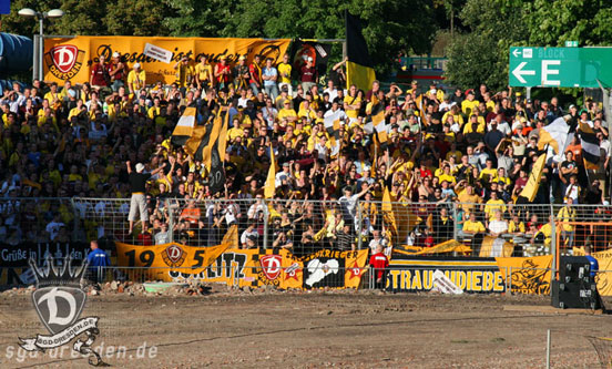 Dynamo Dresden vs Kickers Emden (1-2) (13)