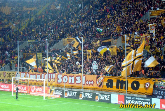 Dynamo Dresden vs Offenbacher FC Kickers (2-4) (2)