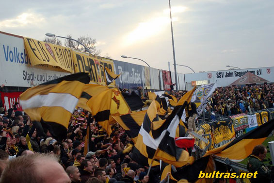 SSV Jahn Regensburg vs Dynamo Dresden (2-0) (13)