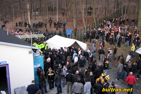 FC Erzgebirge Aue vs Dynamo Dresden (2-0) (7)