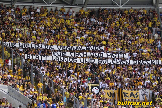 Dynamo Dresden vs SV Sandhausen (0-3) (19)