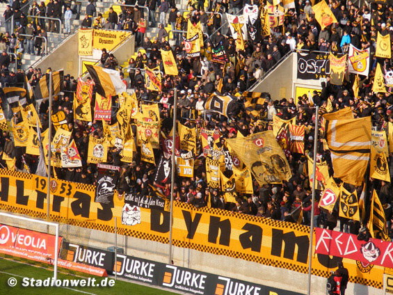 Dynamo Dresden vs Rapid Wien (2-4) (1)