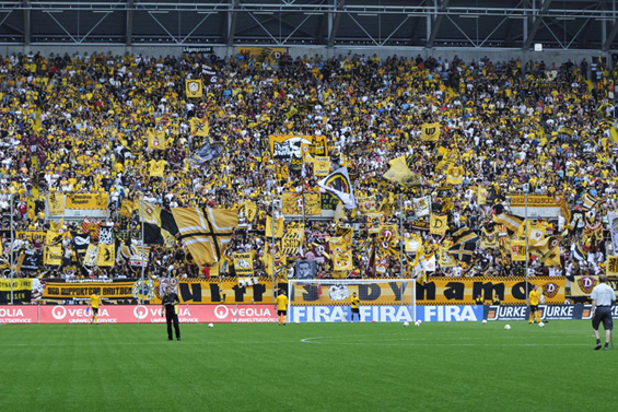 Dynamo Dresden vs FC Carl Zeiss Jena (2-0) (1)