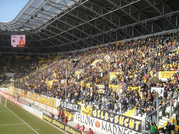 Dynamo Dresden vs SV Wehen Wiesbaden (3-0) (1)