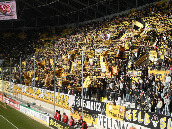 Dynamo Dresden vs SV Wehen Wiesbaden (3-0) (2)