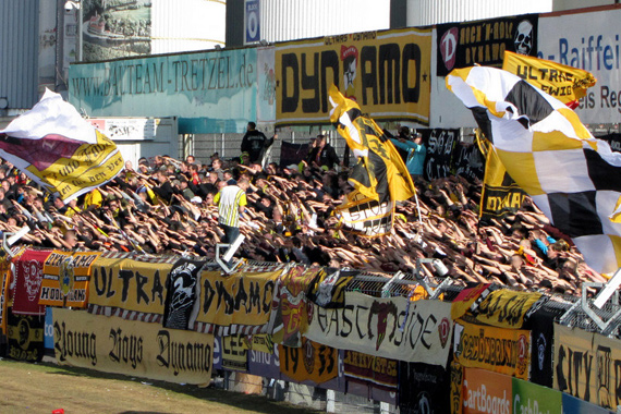 SSV Jahn Regensburg vs Dynamo Dresden (0-1) (9)