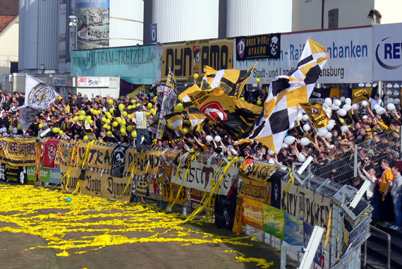 SSV Jahn Regensburg vs Dynamo Dresden (0-1) (23)