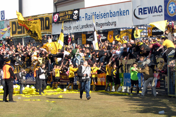 SSV Jahn Regensburg vs Dynamo Dresden (0-1) (33)