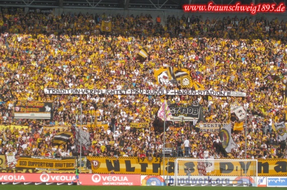 Dynamo Dresden vs Eintracht Braunschweig (0-2) (5)