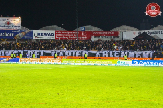 SSV Jahn Regensburg vs Dynamo Dresden (0-0) (2)