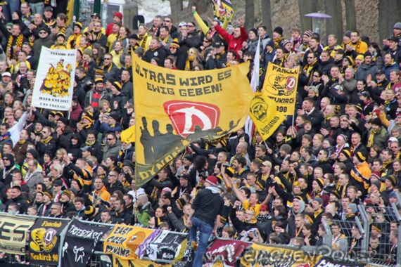 FC Erzgebirge Aue vs Dynamo Dresden (1-0) (4)
