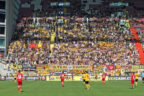 1. FC Kaiserslautern vs Dynamo Dresden (4-0) (2)