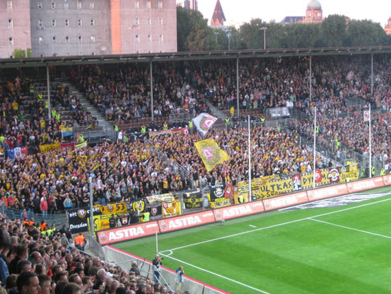 FC St. Pauli vs Dynamo Dresden (2-1) (1)