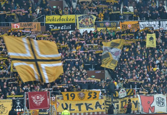 FC St. Pauli vs Dynamo Dresden (2-0) (2)