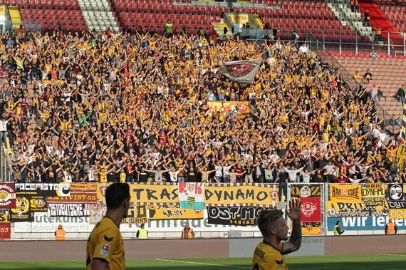 1. FC Kaiserslautern vs Dynamo Dresden (3-0) (2)