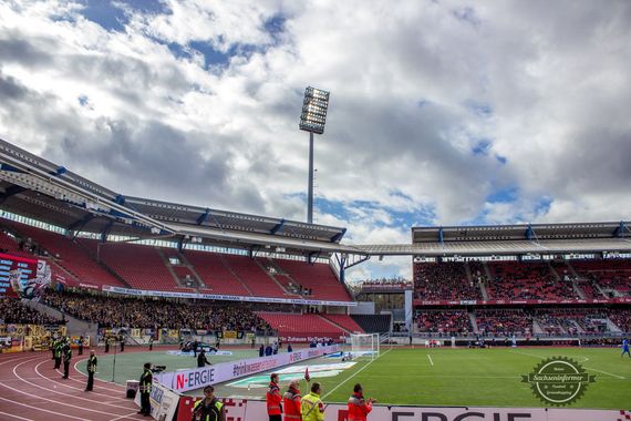 1. FC Nürnberg vs Dynamo Dresden (2-1) (10)