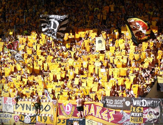 FC Erzgebirge Aue vs Dynamo Dresden (0-0) (12)