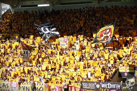 FC Erzgebirge Aue vs Dynamo Dresden (0-0) (13)