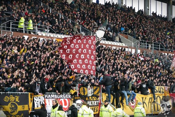 FC St. Pauli vs Dynamo Dresden (1-1) (9)