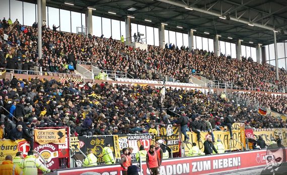 FC St. Pauli vs Dynamo Dresden (1-1) (17)