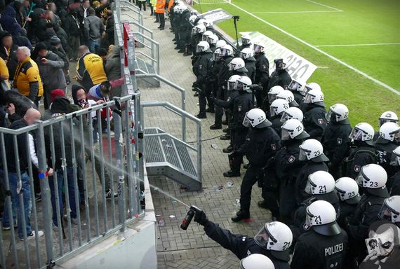 FC St. Pauli vs Dynamo Dresden (1-1) (23)