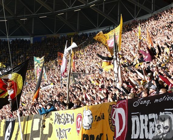 Dynamo Dresden vs SSV Jahn Regensburg (0-0) (11)