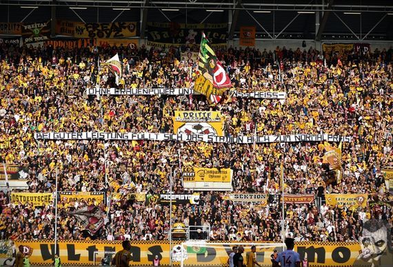 Dynamo Dresden vs SSV Jahn Regensburg (0-0) (15)