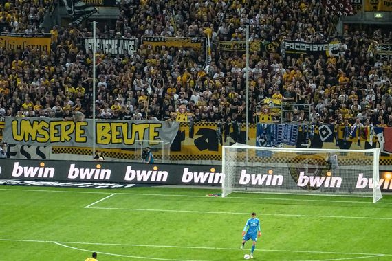 Dynamo Dresden vs Hamburger SV (0-1) (8)
