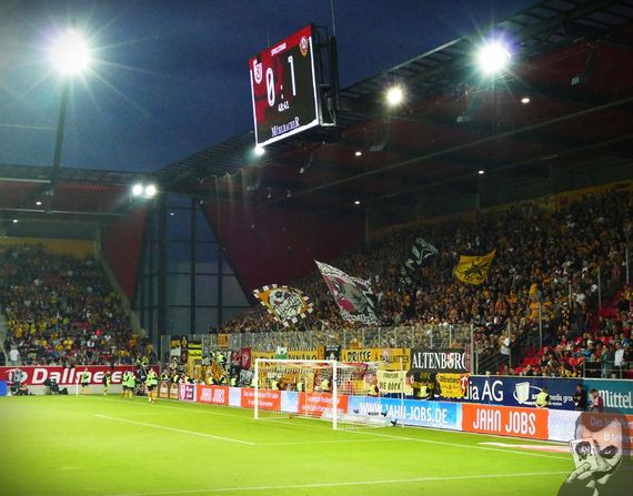 SSV Jahn Regensburg vs Dynamo Dresden (0-2) (3)