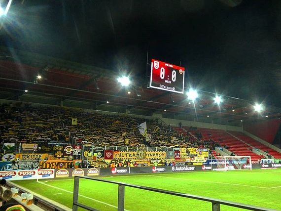 SSV Jahn Regensburg vs Dynamo Dresden (2-0) (2)