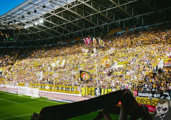 Dynamo Dresden vs SSV Jahn Regensburg (2-1) (2)