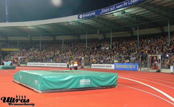 Eintracht Braunschweig vs SpVgg Unterhaching (2-3) (1)