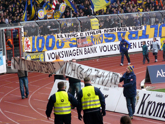 Eintracht Braunschweig vs Rot-Weiß Ahlen (0-2) (4)