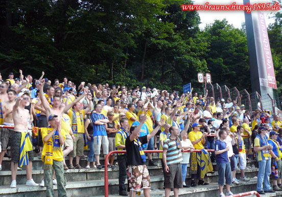 FC Erzgebirge Aue vs Eintracht Braunschweig (0-2) (5)