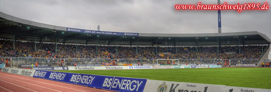 Eintracht Braunschweig vs Stuttgarter Kickers (1-1) (1)
