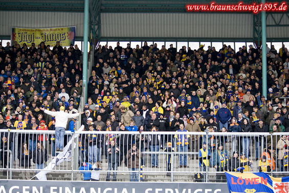 Eintracht Braunschweig vs Kickers Emden (2-1) (4)